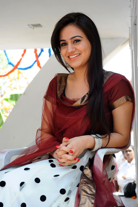 aksha at srikanth new movie launch actress pics